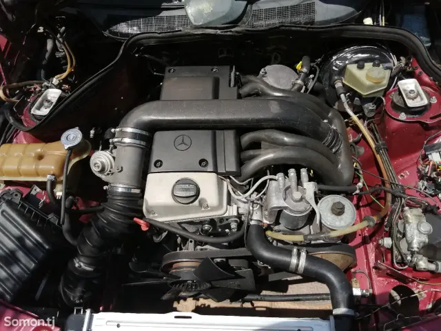 Mercedes-Benz W201 1992 · 2.2 MT