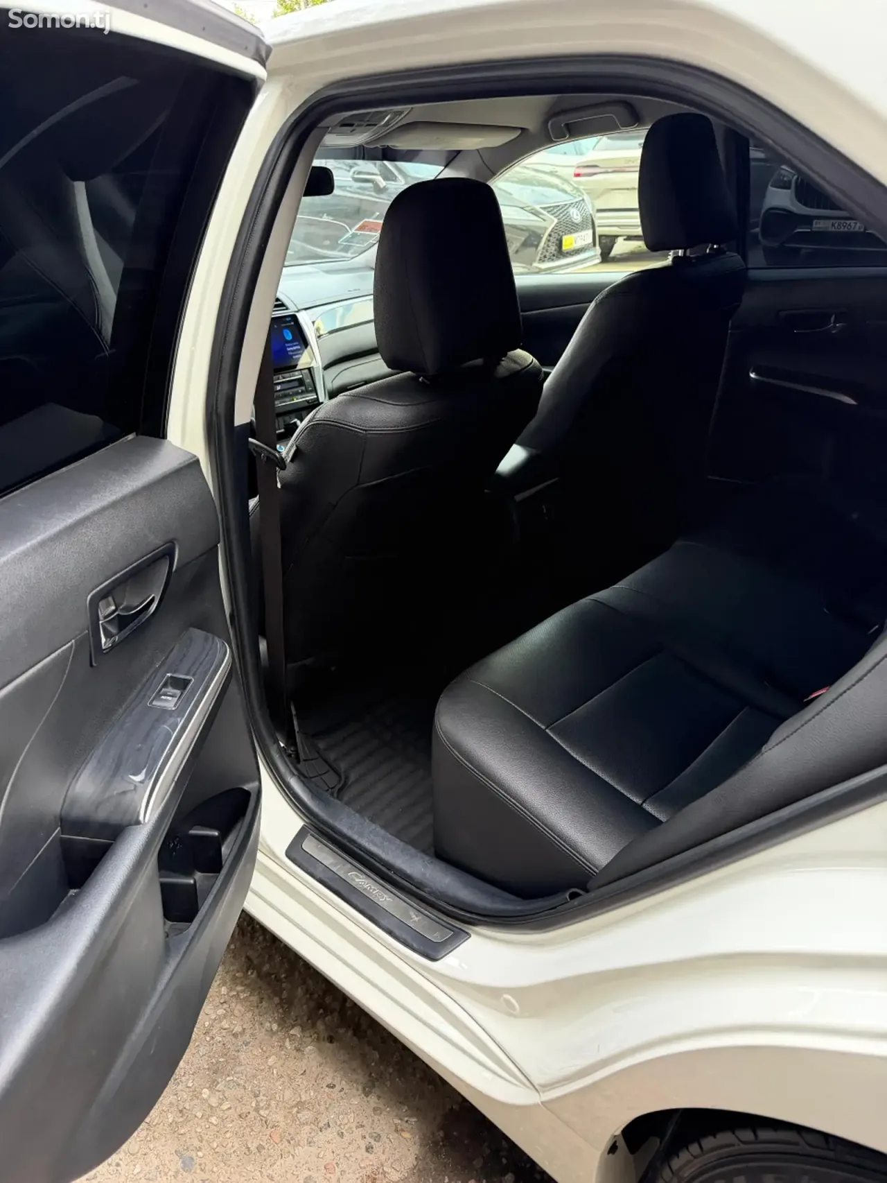 Toyota Camry 2015 · 2.5 AT