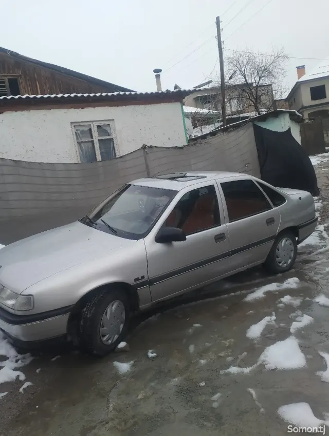 Opel Vectra A 1992 · 1.6 MT