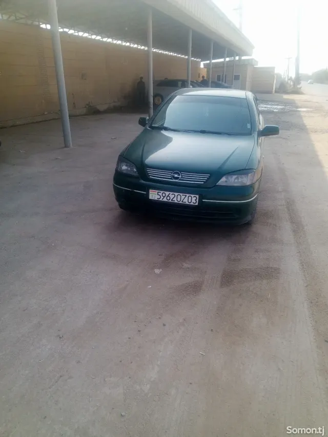 Opel Astra G 1998 · 1.6 MT