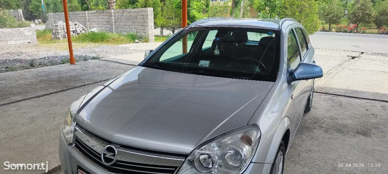 Opel Astra H 2010 · 1.8 MT