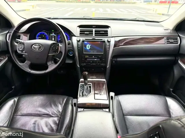 Toyota Camry 2017 · 2.5 AT
