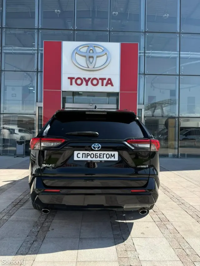 Toyota RAV 4 2022 · 2.5 AT