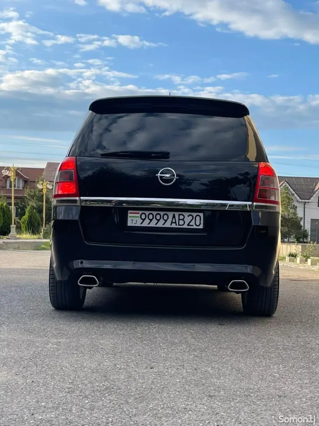 Opel Zafira 2007 · 2.0 MT