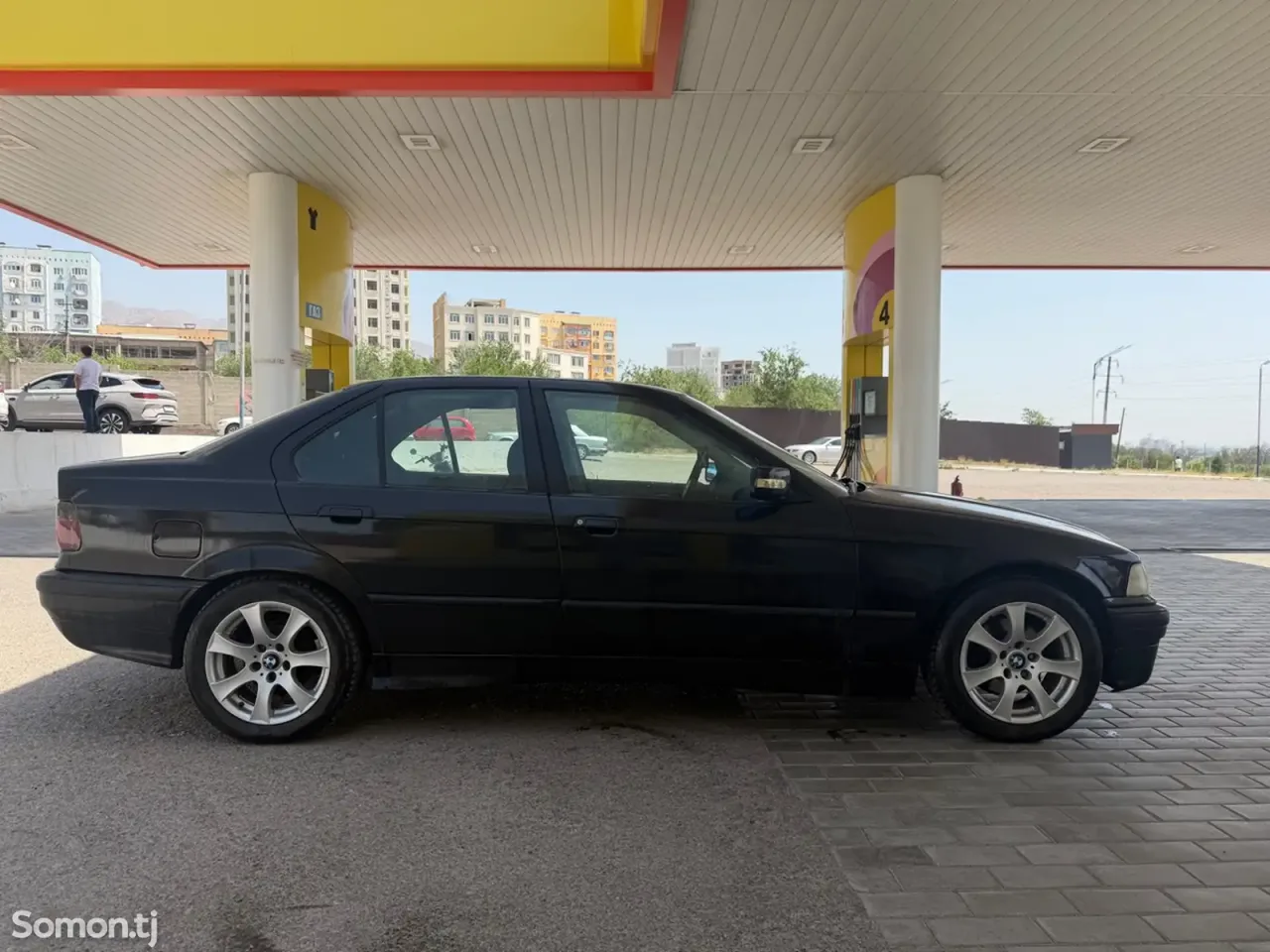 BMW 3 series 1993 · 1.8 MT
