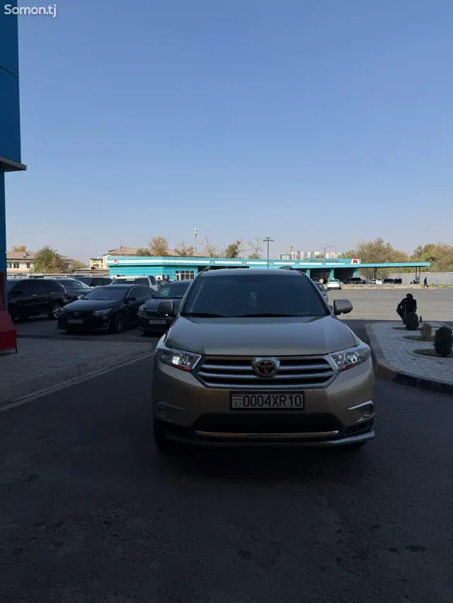 Toyota Highlander 2012 · 3.5 AT