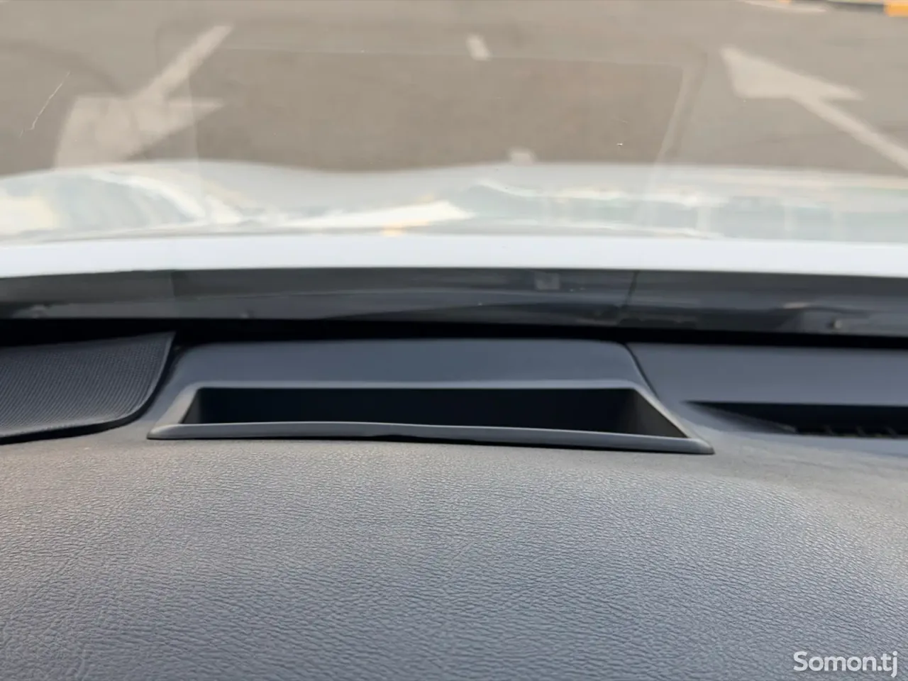 Toyota Camry 2018 · 3.5 AT