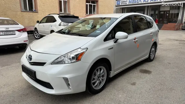 Toyota Prius 2014 · 1.8 AT