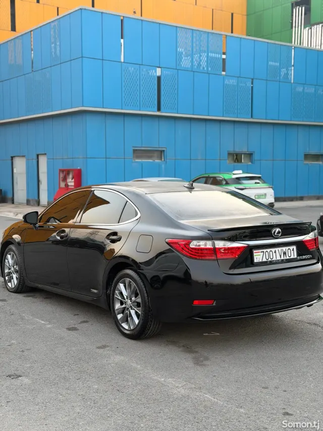 Lexus ES series 2014 · 3.0 AT
