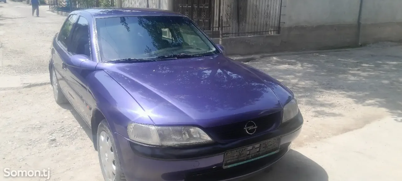 Opel Vectra B 1995 · 1.6 MT