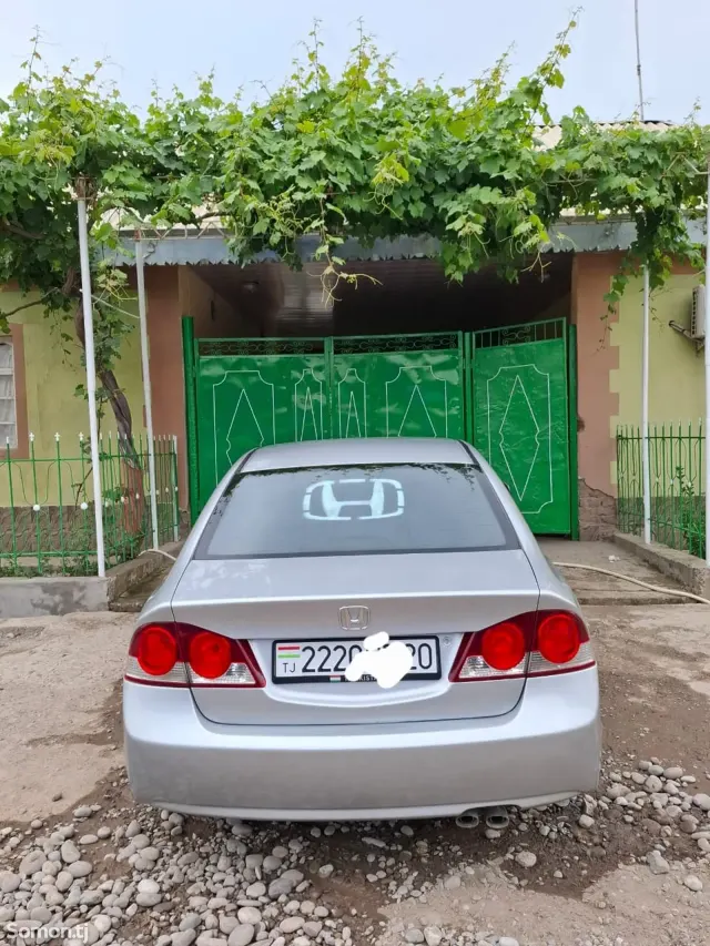 Honda Civic 2007 · 1.8 AT