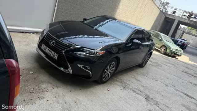 Lexus ES series 2016 · 2.5 AT