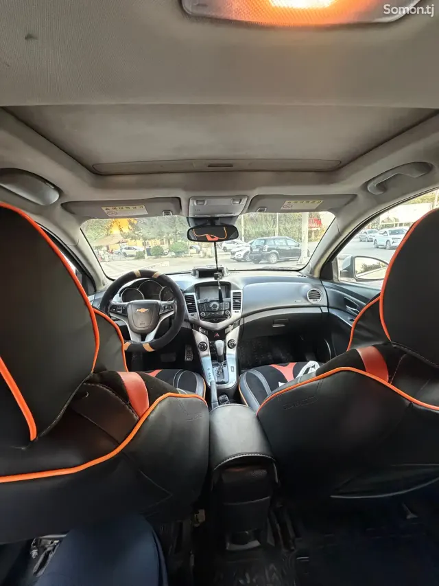 Chevrolet Cruze 2011 · 1.6 AT