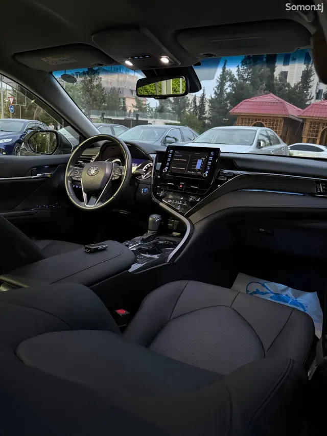 Toyota Camry 2018 · 2.5 AT