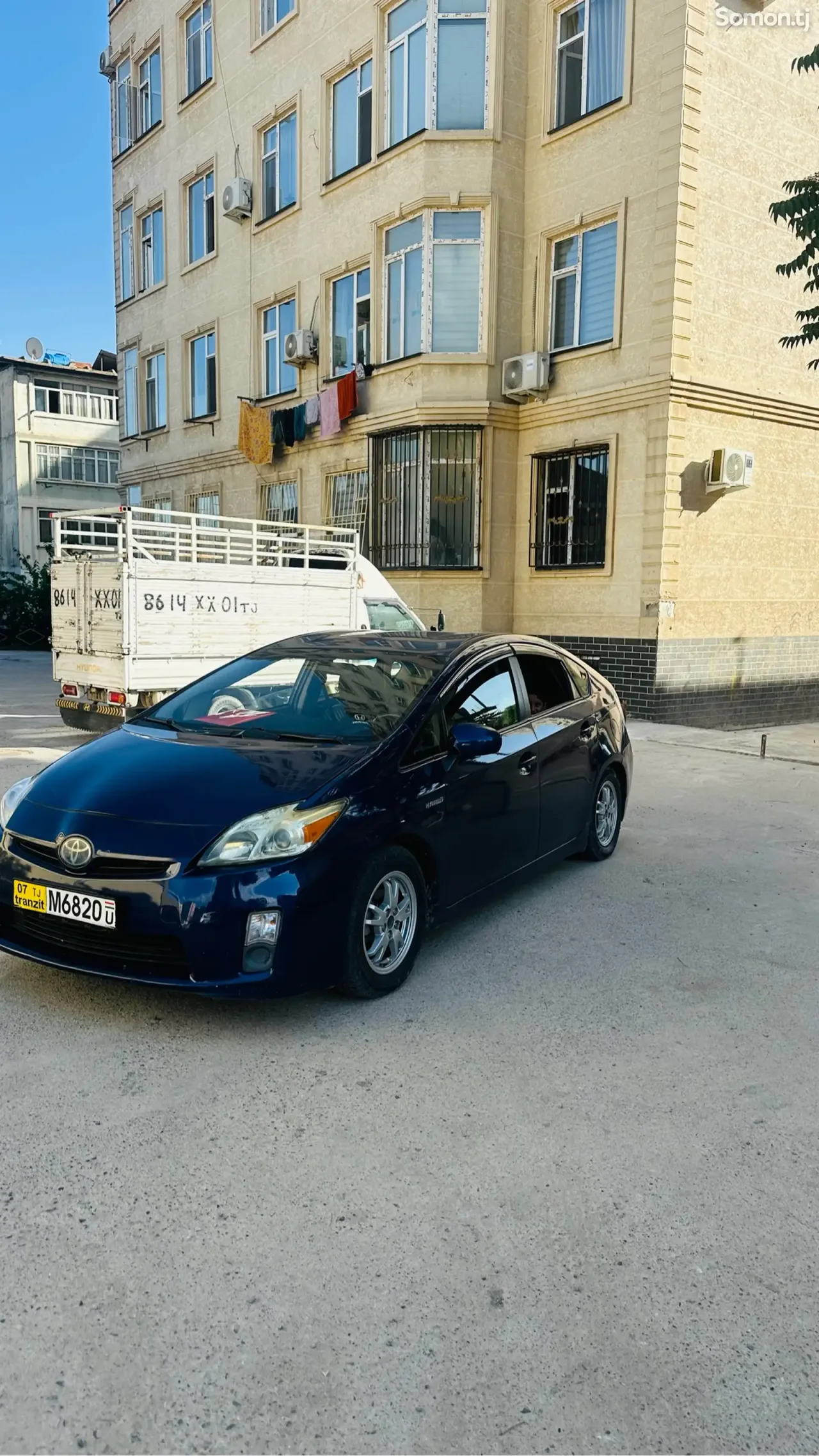 Toyota Prius 2011 · 1.8 AT