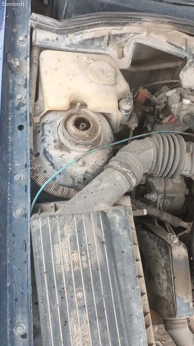 Opel Astra F 1993 · 1.6 MT