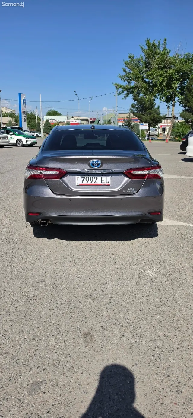 Toyota Camry 2018 · 2.5 AT
