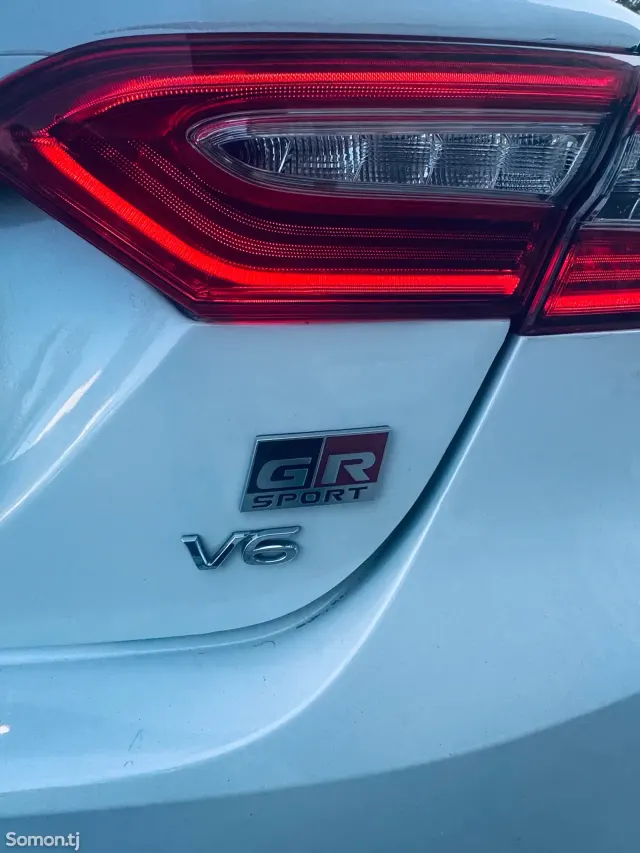 Toyota Camry 2018 · 3.5 AT