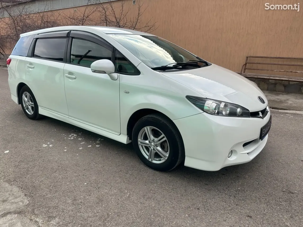 Toyota Wish 2014 · 2.0 AT