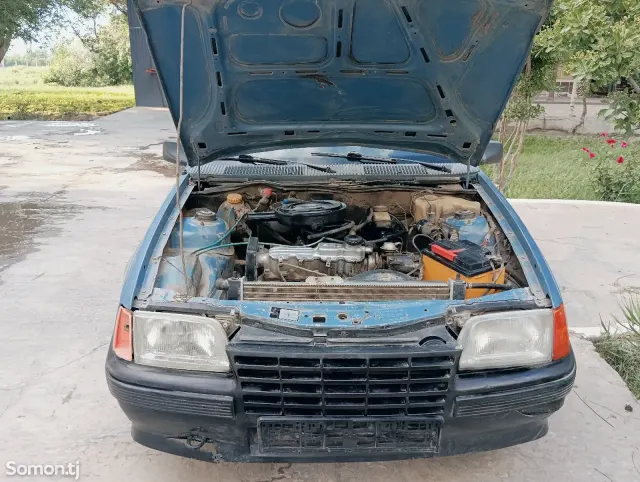 Opel Kadett 1987 · 1.6 MT