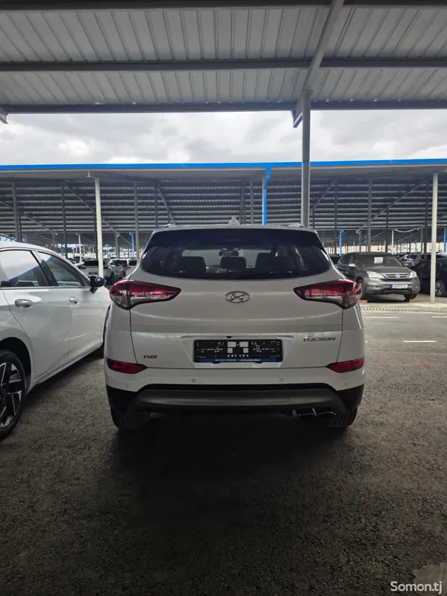 Hyundai Tucson 2016 · 1.6 AT