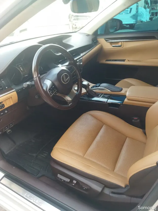 Lexus ES series 2016 · 3.0 AT