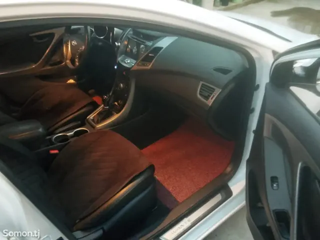 Hyundai Avante 2014 · 1.6 AT