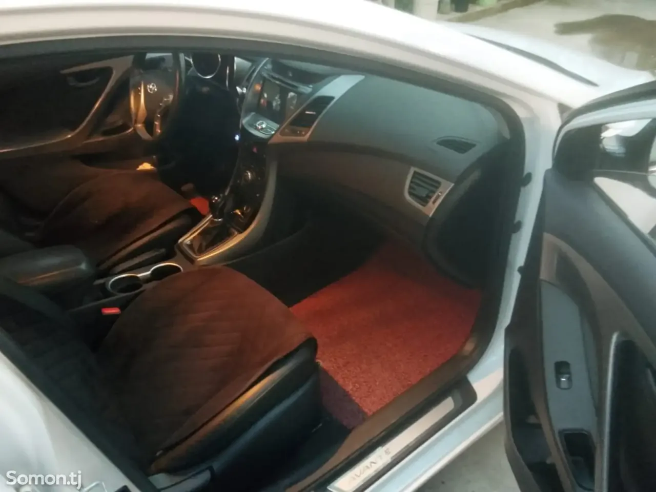 Hyundai Avante 2014 · 1.6 AT