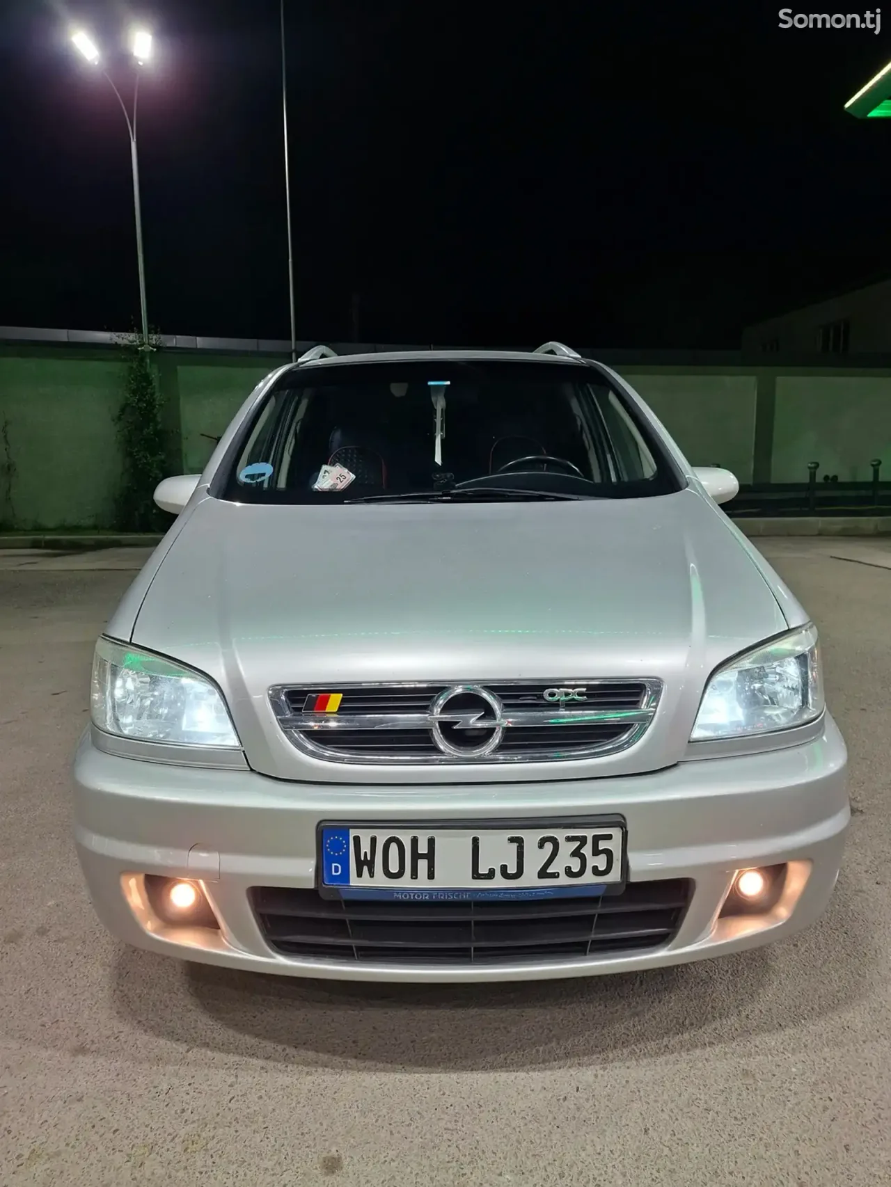 Opel Zafira 2005 · 1.8 MT