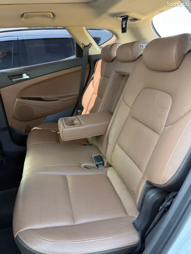 Hyundai Tucson 2015 · 2.0 AT
