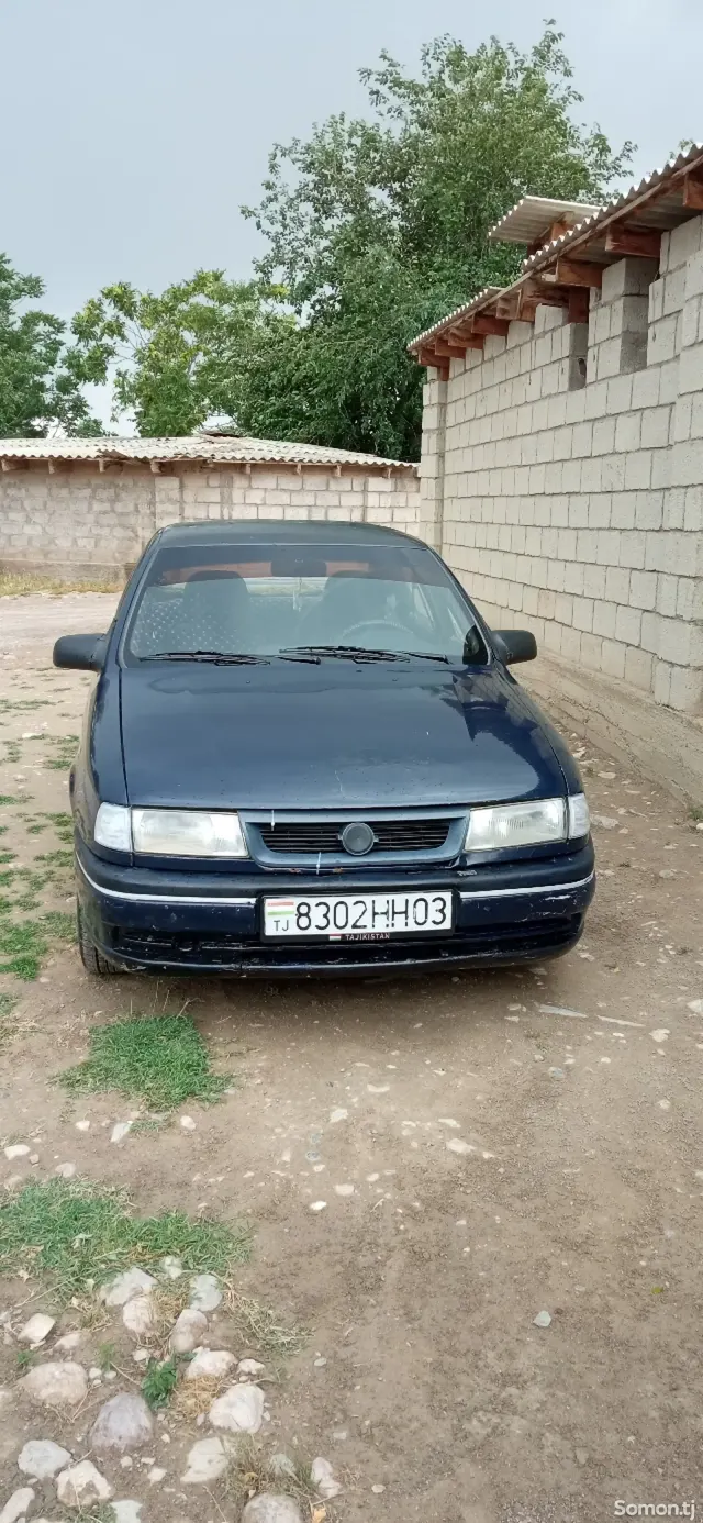 Opel Vectra A 1993 · 1.6 MT