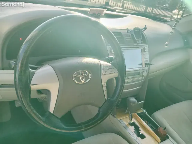 Toyota Camry 2007 · 2.4 AT