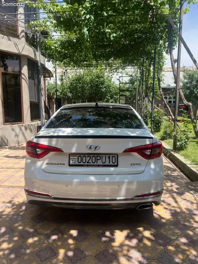 Hyundai Sonata 2015 · 2.0 AT