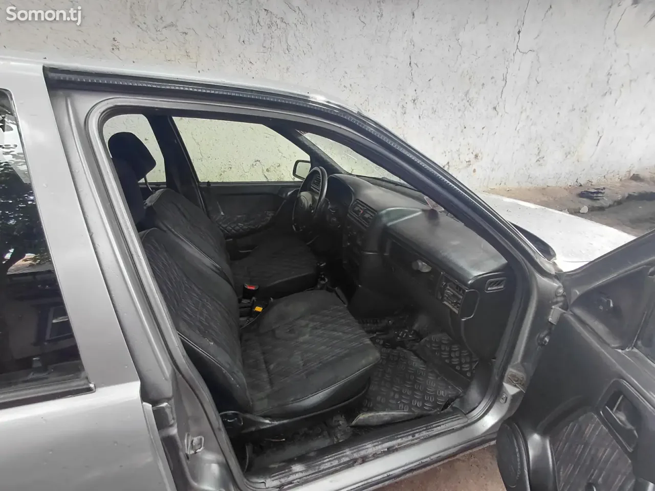 Opel Vectra A 1994 · 1.8 MT