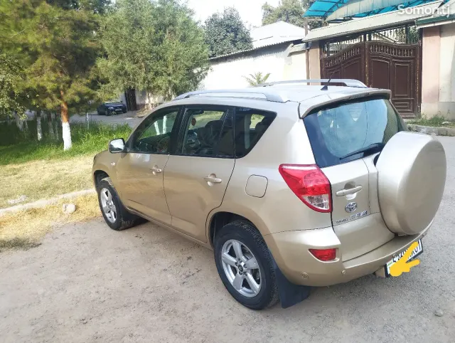 Toyota RAV 4 2007 · 2.4 AT