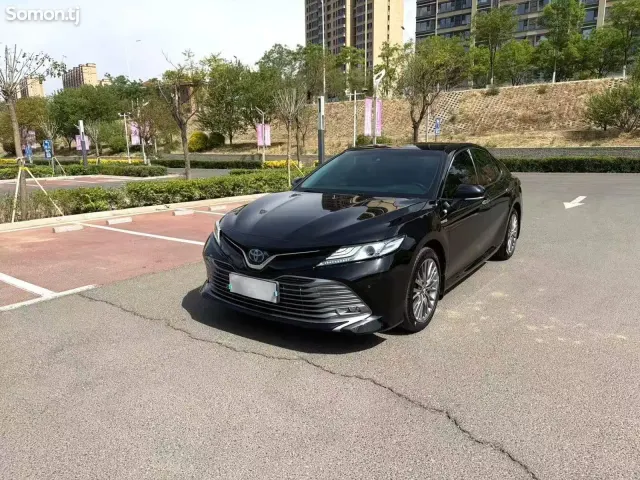 Toyota Camry 2018 · 2.5 AT