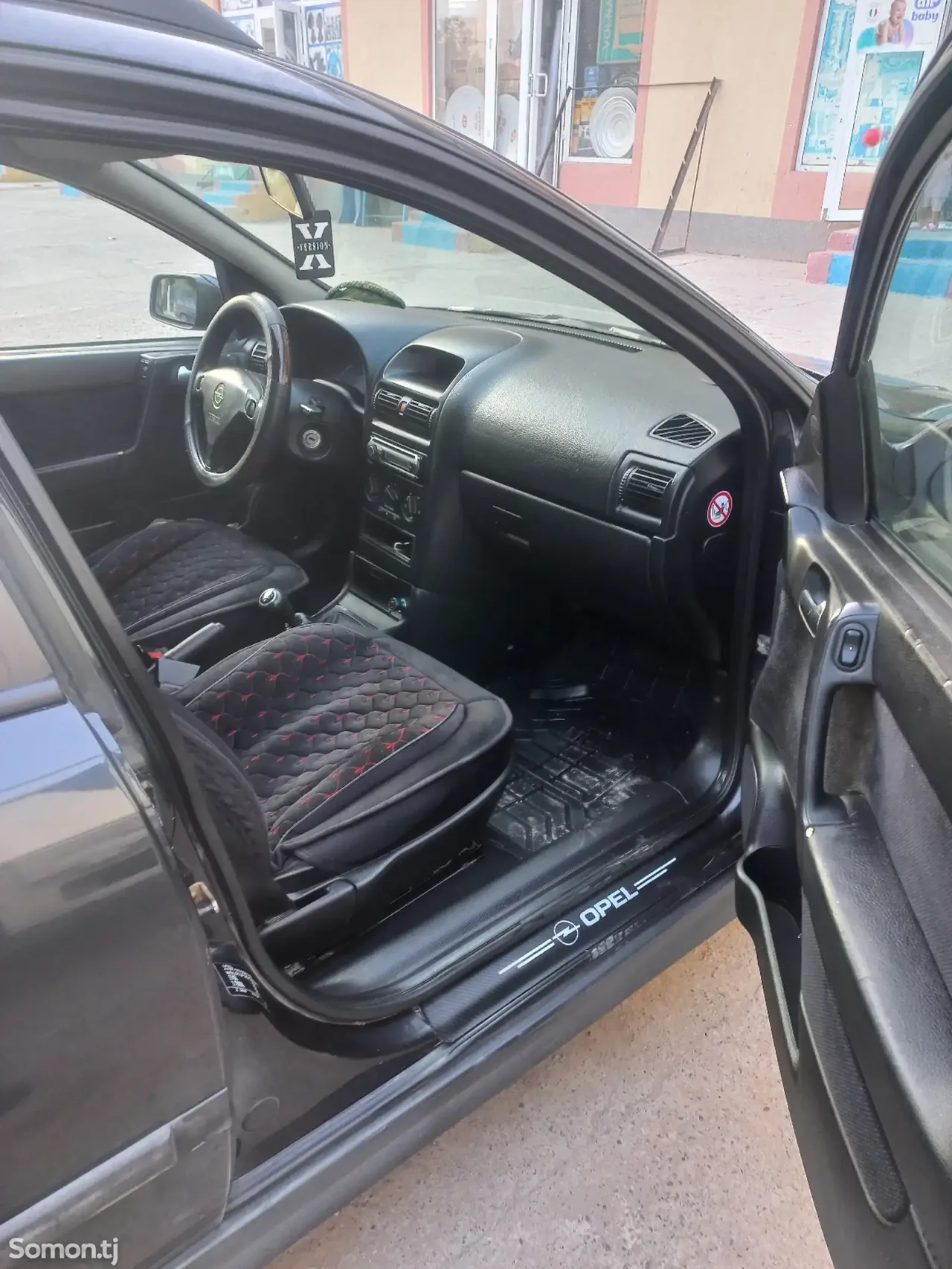 Opel Astra G 1999 · 1.6 MT