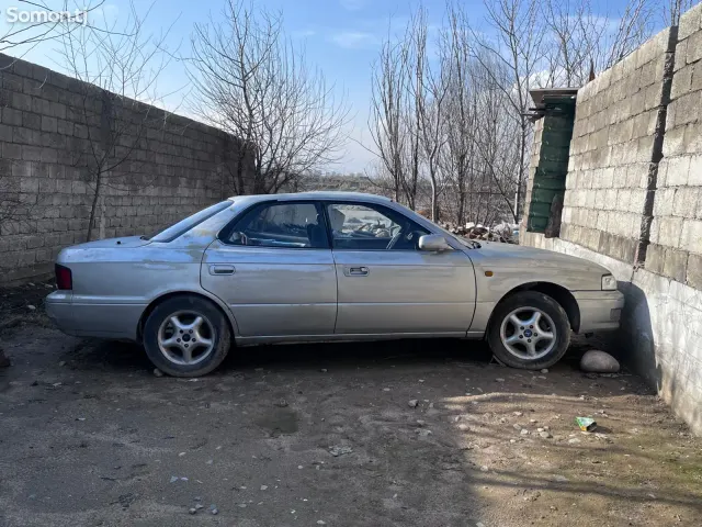 Toyota Vista 1997 · 2.0 AT