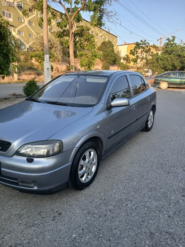 Opel Astra G 2004 · 1.6 MT