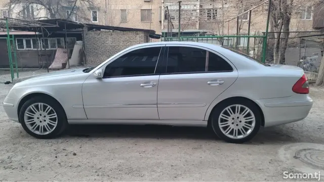 Mercedes-Benz E class 2004 · 2.8 AT