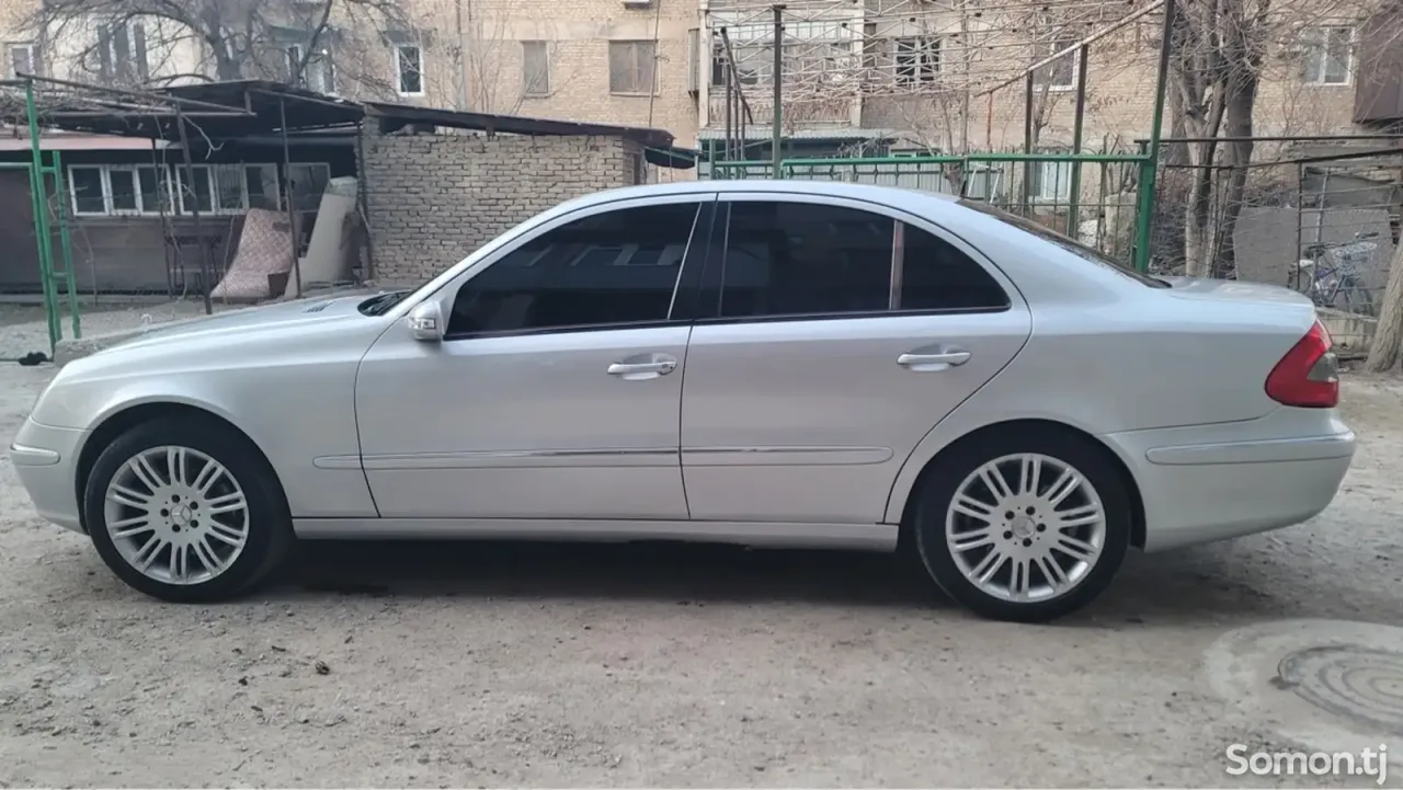 Mercedes-Benz E class 2004 · 2.8 AT