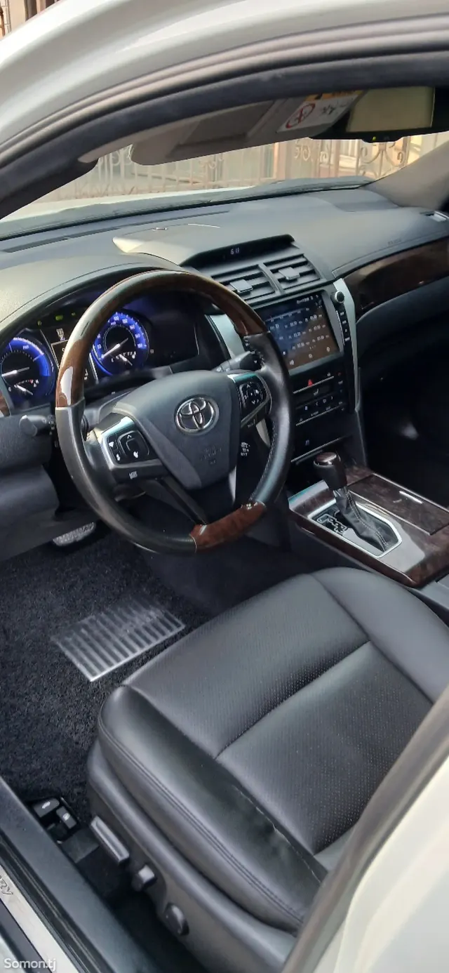 Toyota Camry 2016 · 2.5 AT
