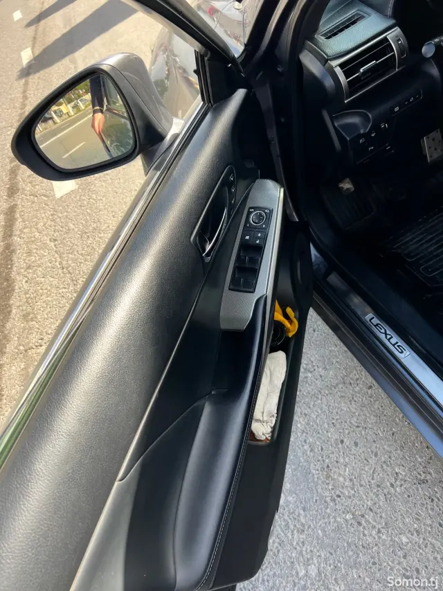 Lexus IS series 2014 · 2.5 AT