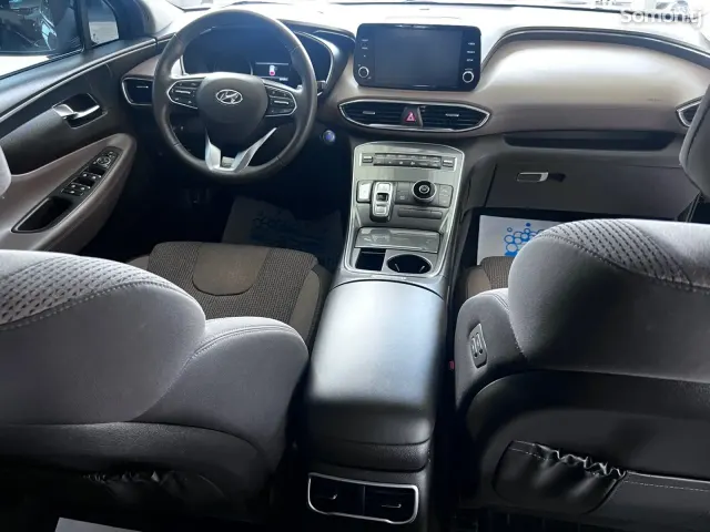 Hyundai Santa Fe 2022 · 2.5 AT