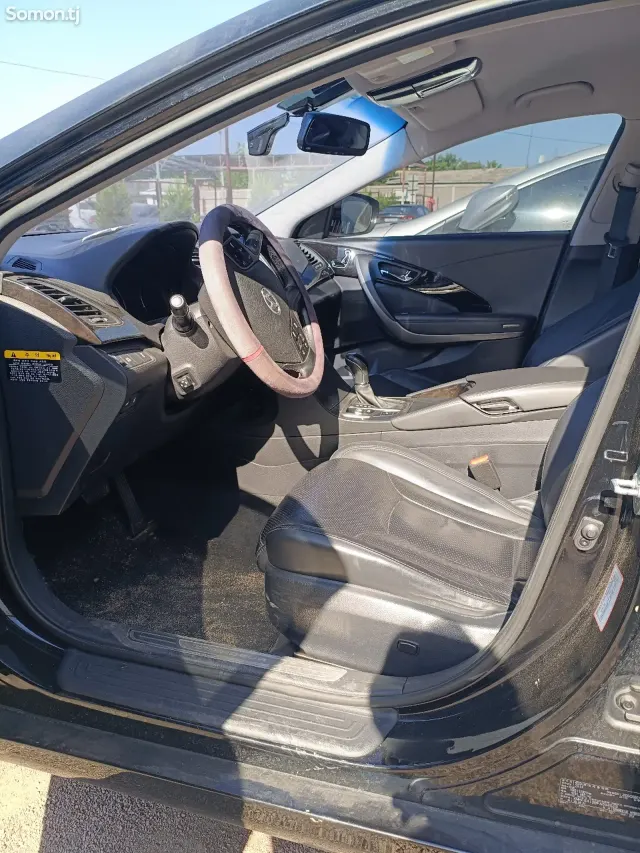 Hyundai Grandeur 2014 · 2.4 AT