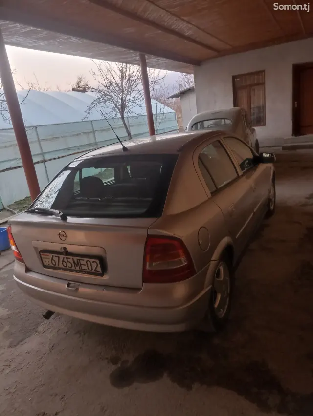 Opel Astra G 1998 · 1.6 AT
