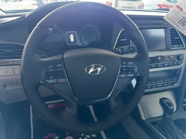Hyundai Sonata 2015 · 2.4 AT