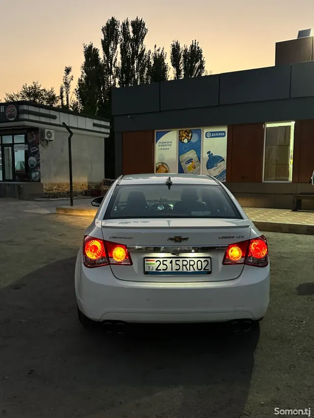 Chevrolet Cruze 2011 · 1.8 AT