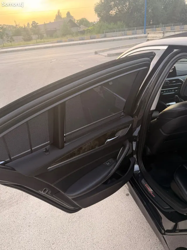 BMW 5 series 2018 · 3.0 AT