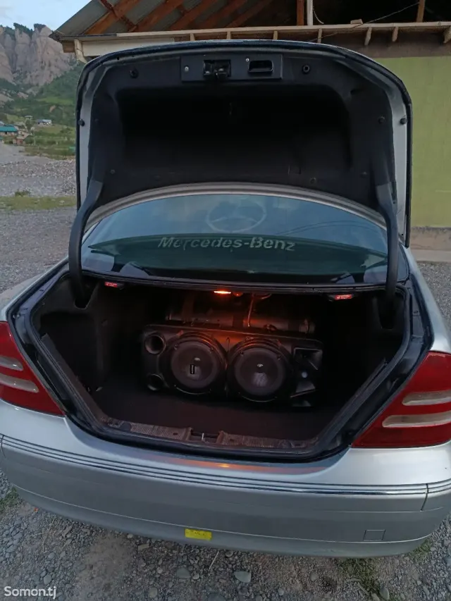 Mercedes-Benz C class 2001 · 2.3 MT